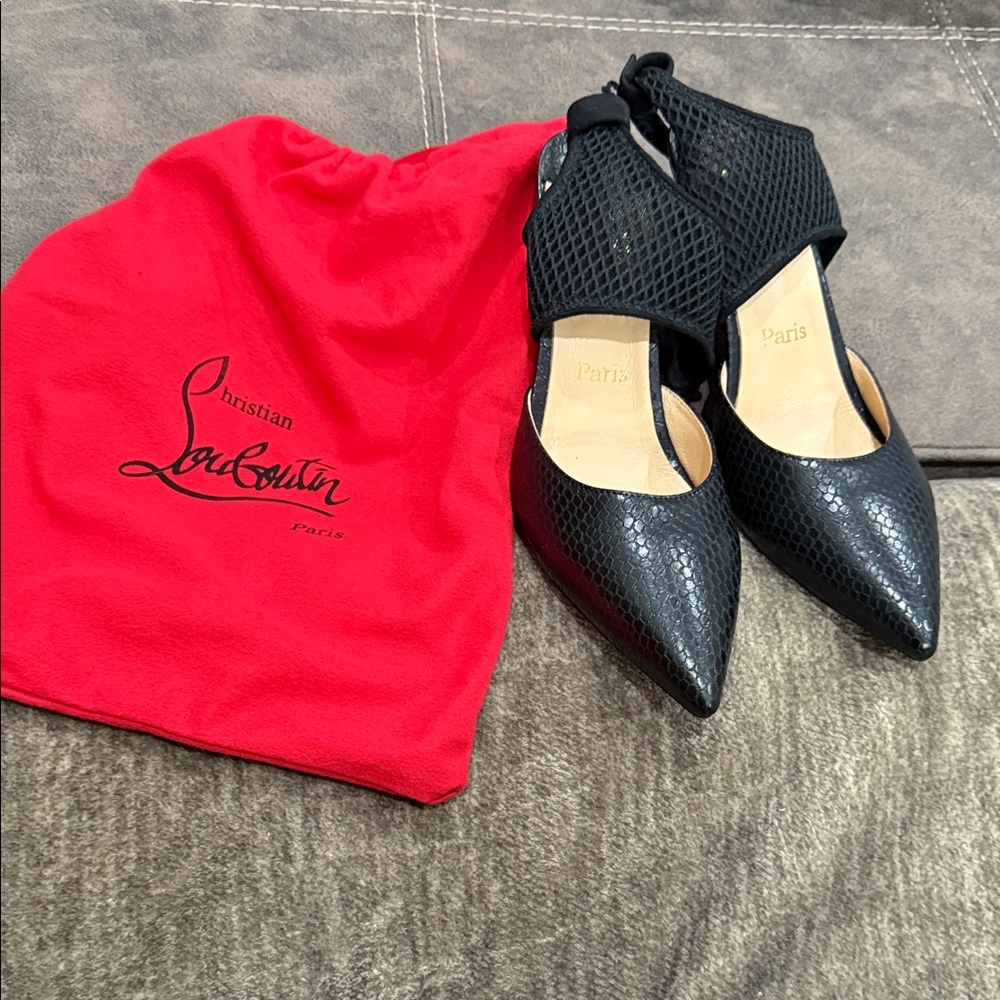 Christian Louboutin Black Textured Pointed Mesh Ankle-Strap Pumps Georgette 42